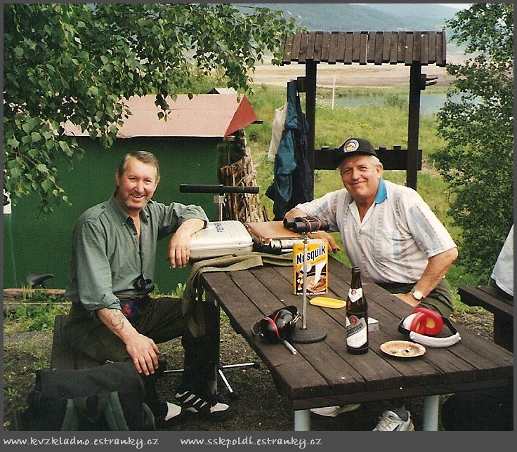 vysoka pec2001 viky hynek.jpg